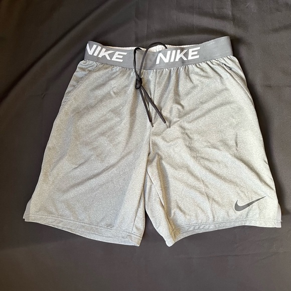 NWOT Nike Dri-Fit Training Short Basketball Size...Small, Medium & Extra Large - Picture 2 of 8